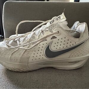 Nike Men's 7.5 US White GT cut 3